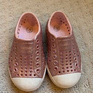 Native Glittery Pink Kids Sandals